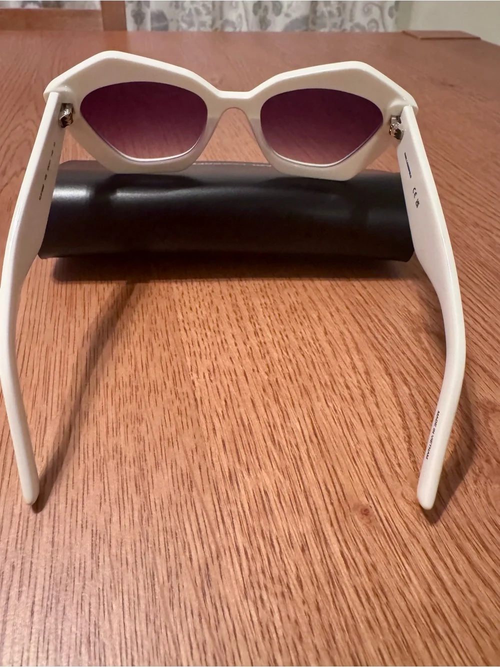 Karl Lagerfeld KL6199S 105 53 Geometric Sunglasses with Gradient Rose Lense